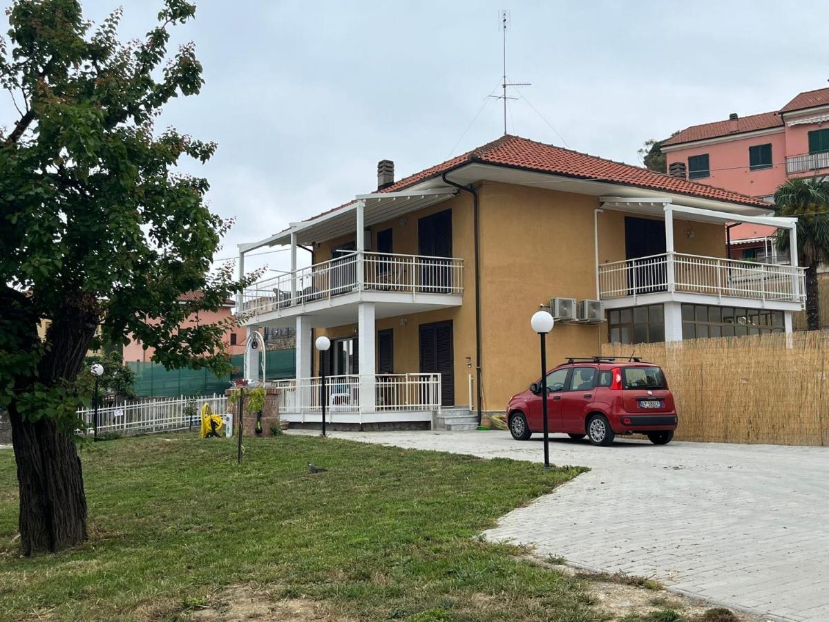 Il Gattino Di Porto - Apt 5 - Bilocale Terrazzo Piscina Imperia Buitenkant foto
