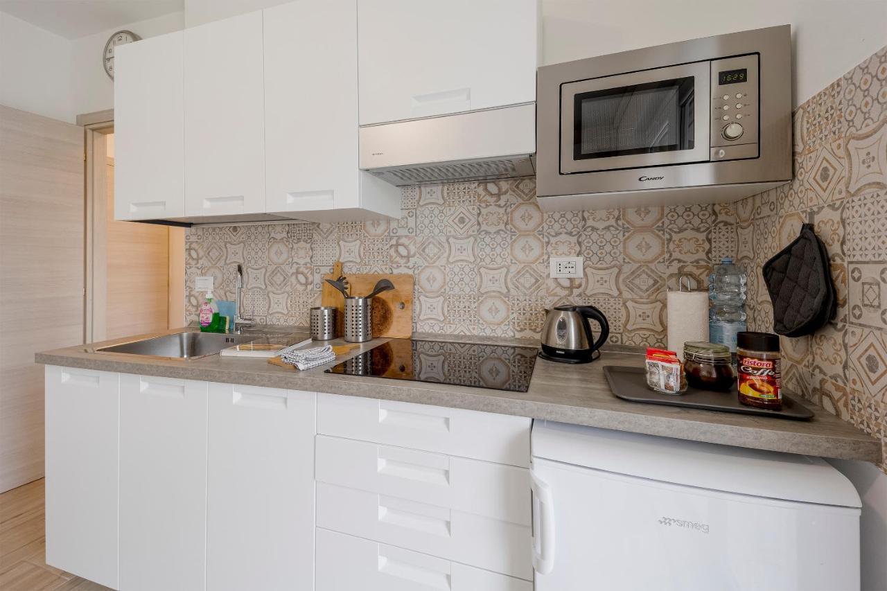 Il Gattino Di Porto - Apt 5 - Bilocale Terrazzo Piscina Imperia Buitenkant foto