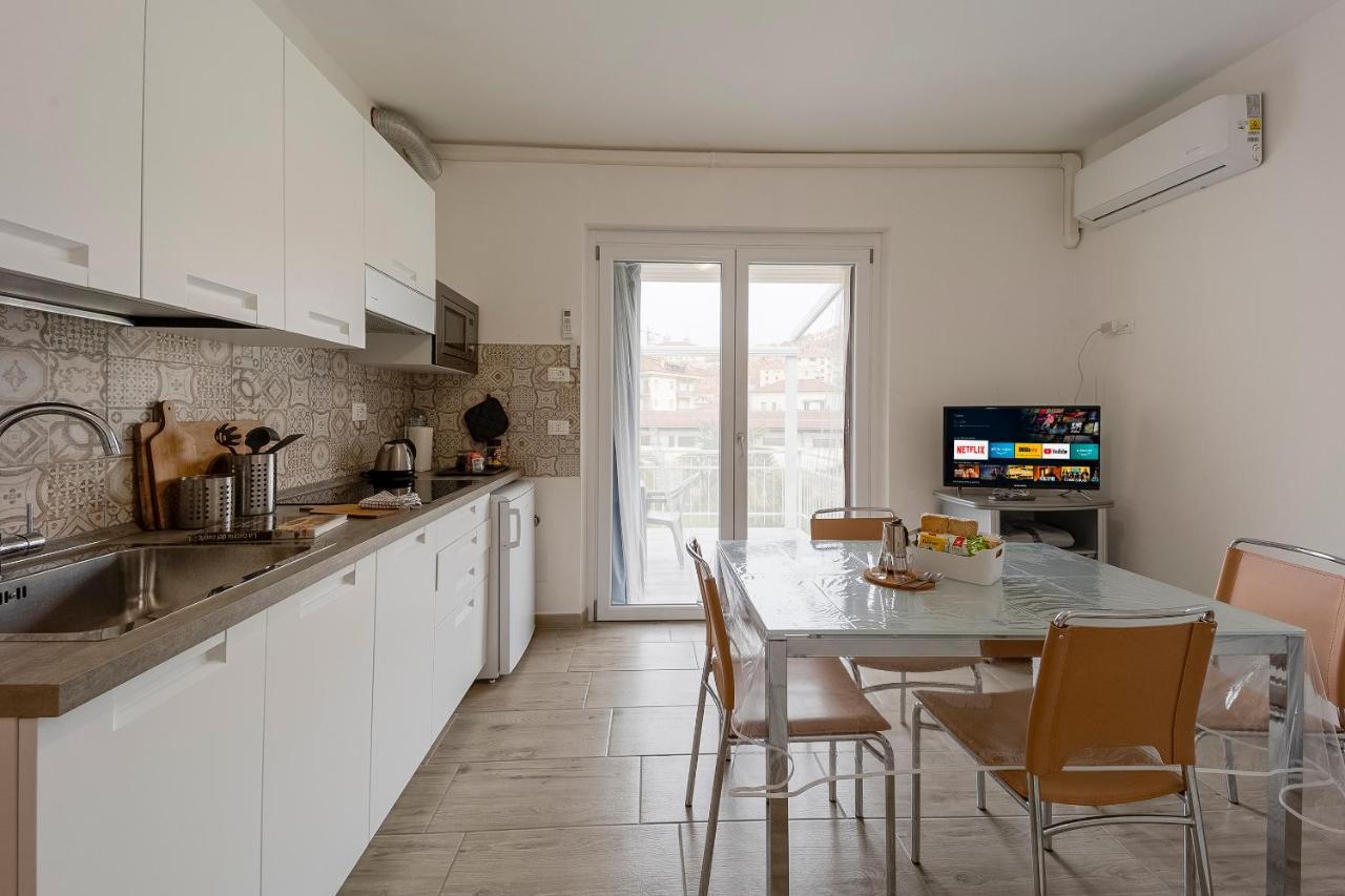 Il Gattino Di Porto - Apt 5 - Bilocale Terrazzo Piscina Imperia Buitenkant foto