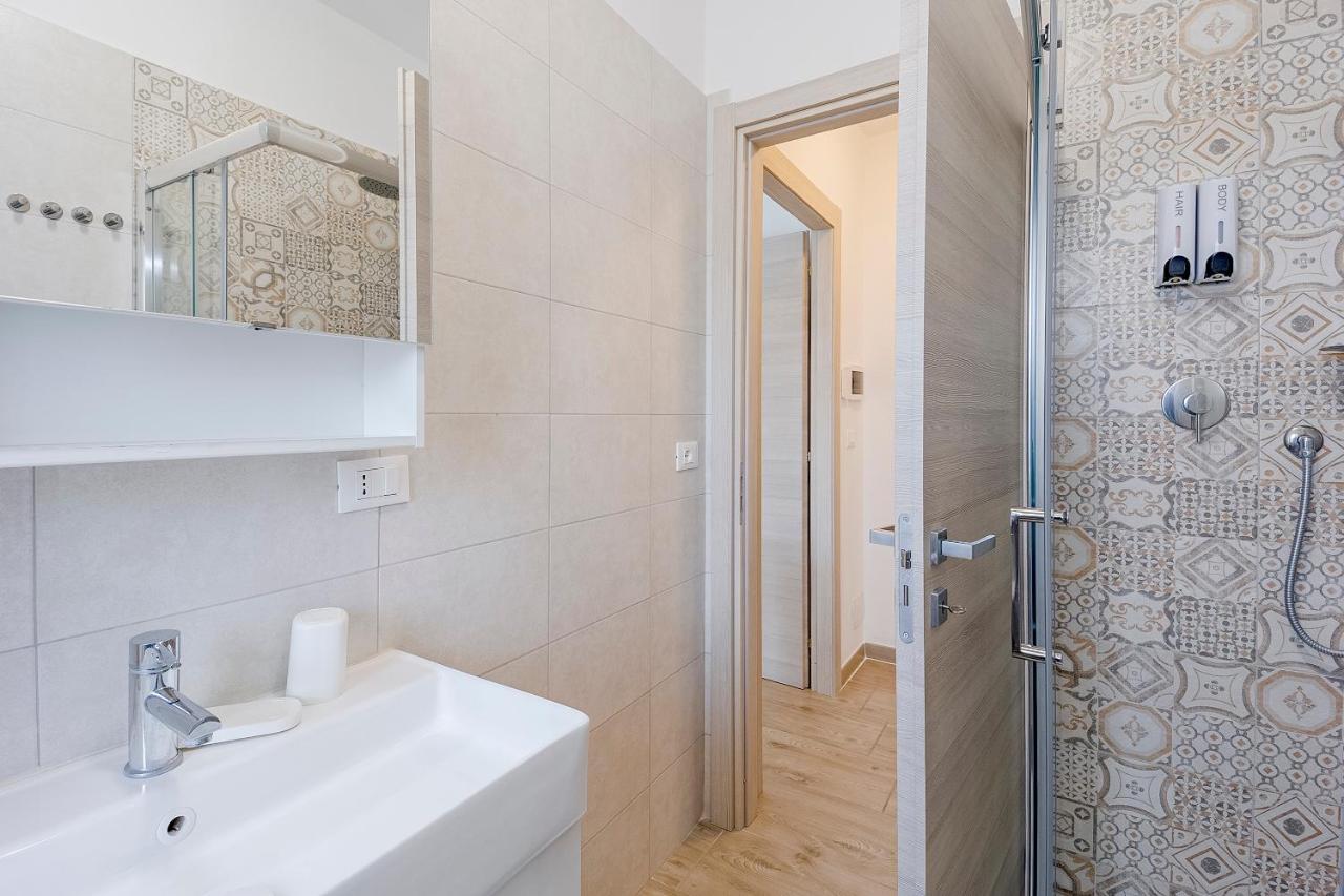 Il Gattino Di Porto - Apt 5 - Bilocale Terrazzo Piscina Imperia Buitenkant foto